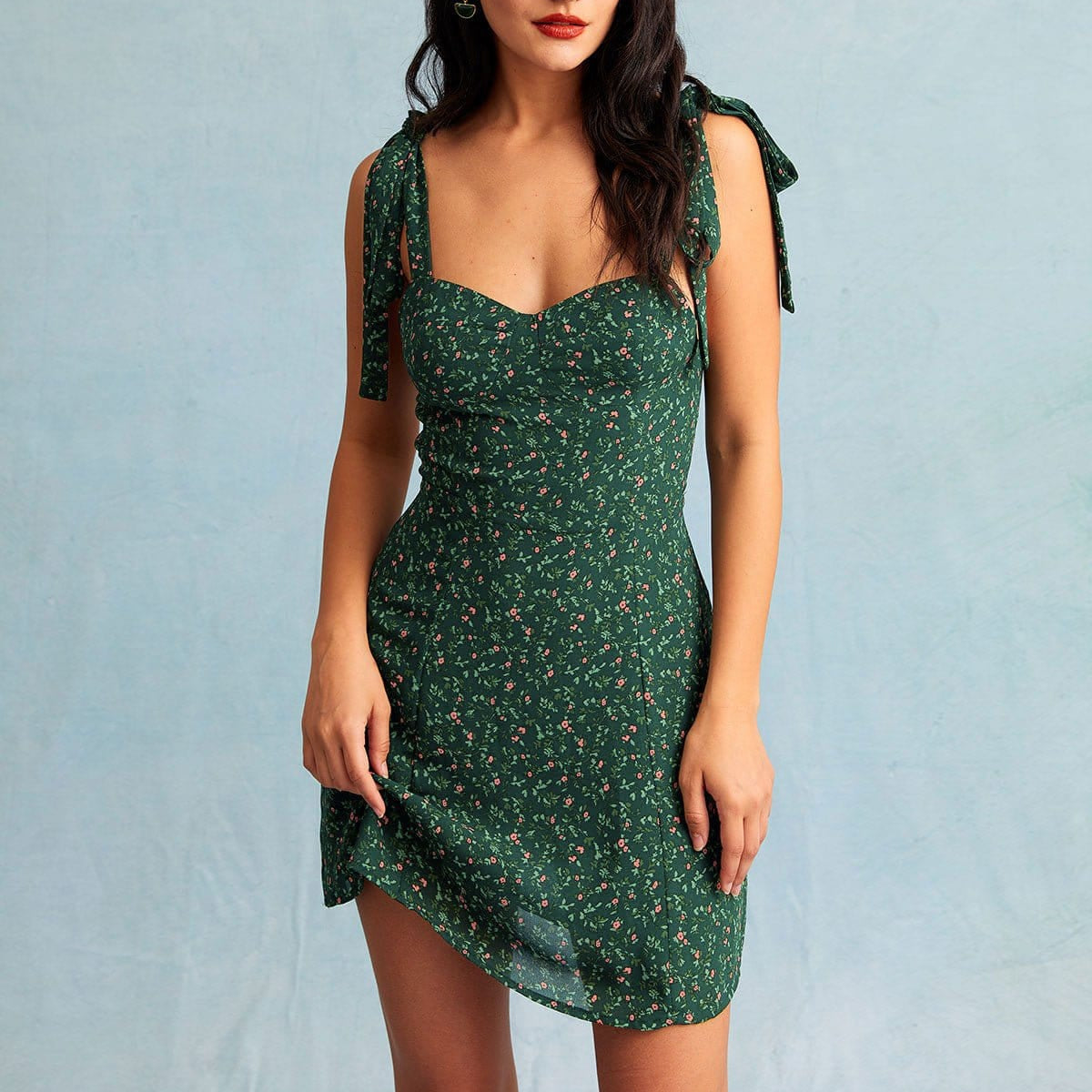 Kamilė – Vestido Floral con Tirantes
