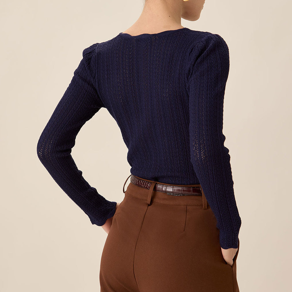 Sima – Suéter Ceñido en Azul Oscuro