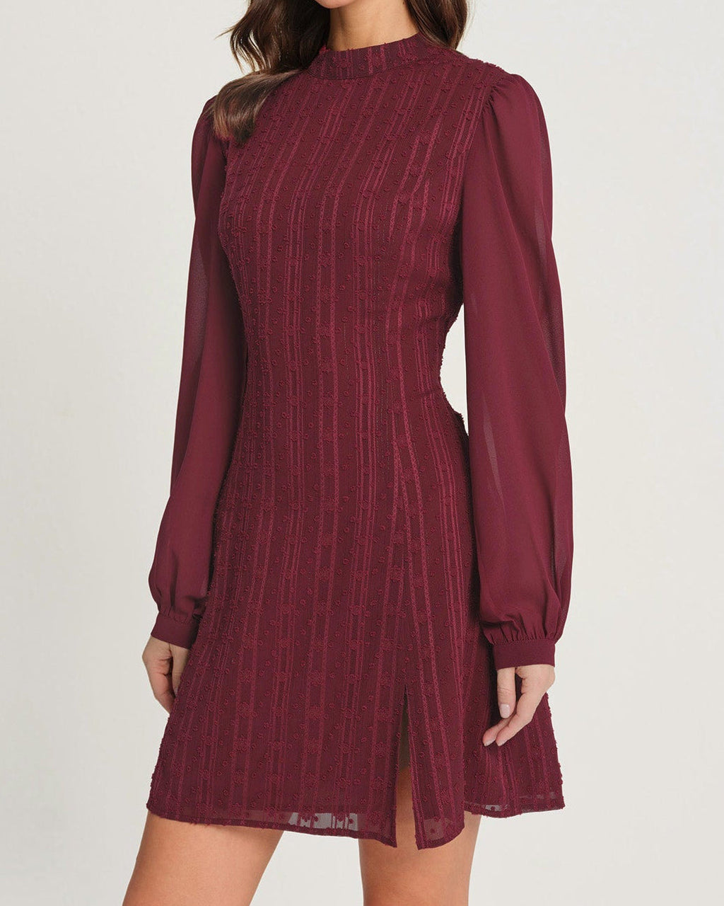 Deimantė – Elegante vestido de manga larga