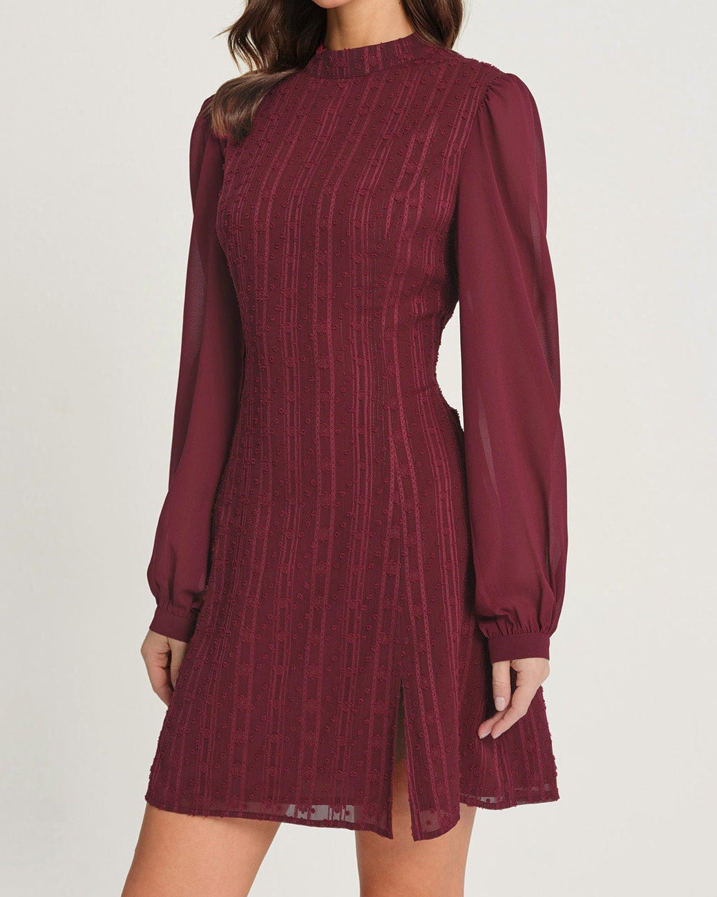 Deimantė – Elegante vestido de manga larga