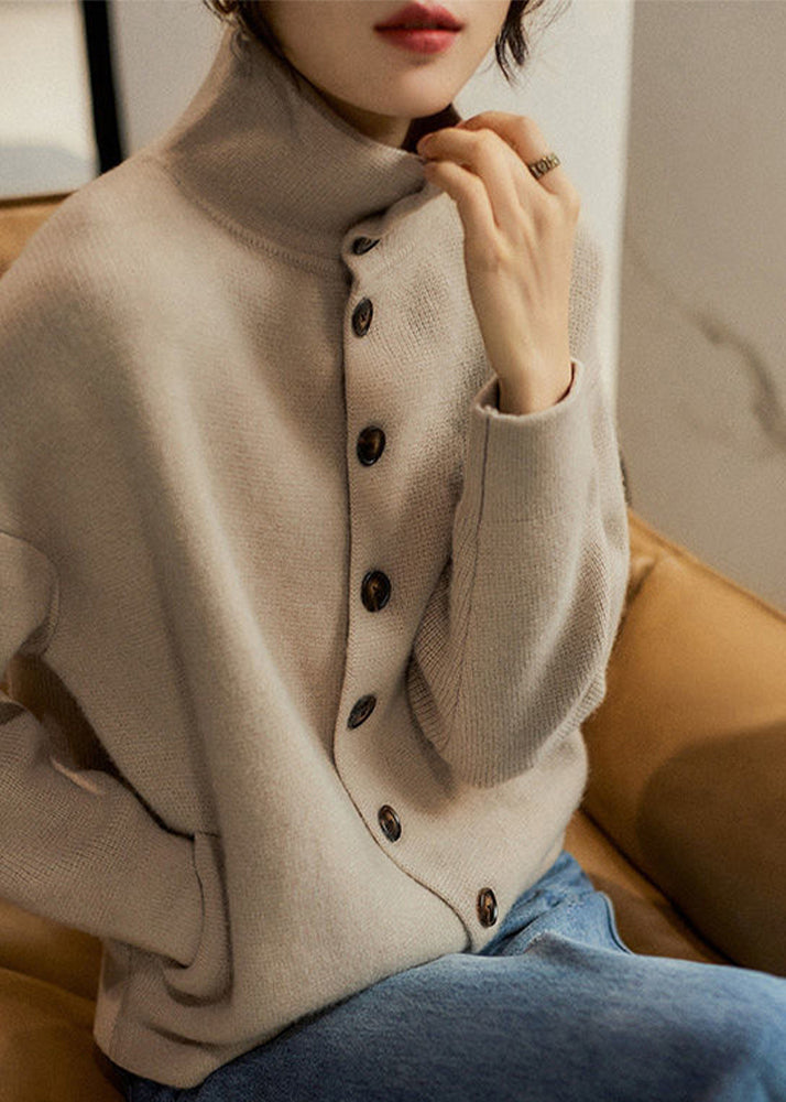 Vyta – Camisa Elegante con Botones en la Parte Inferior
