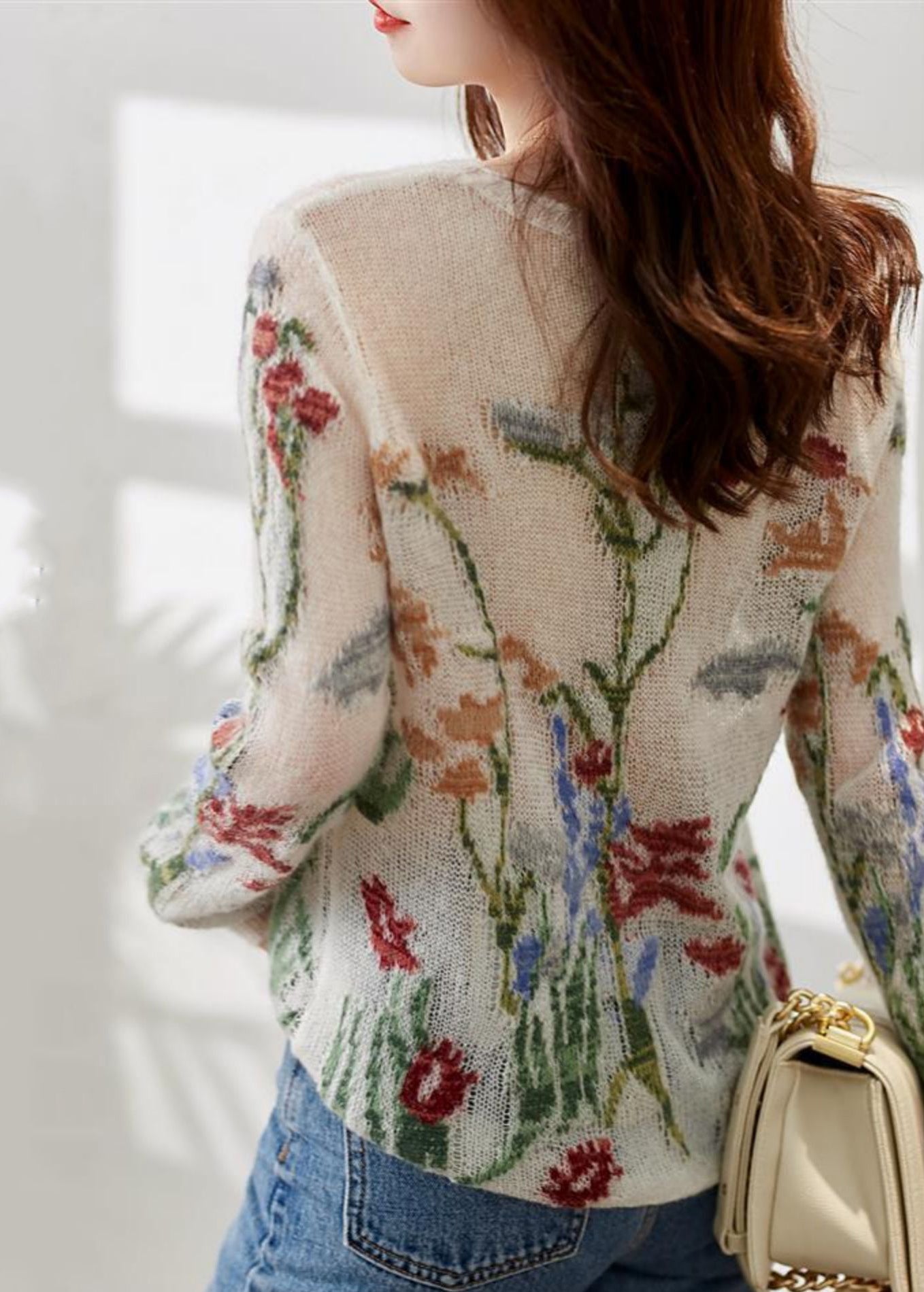 Liora – Suéter Floral