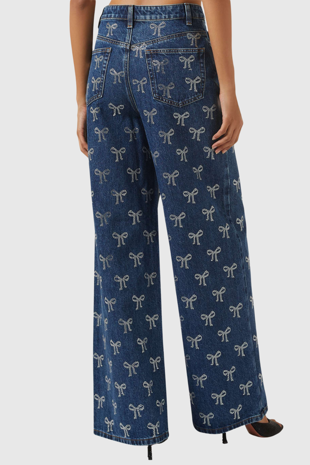 Jeans Jalise con adornos de cristal y lazo