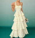 Lėja – Vestido Largo con Capas Elegantes