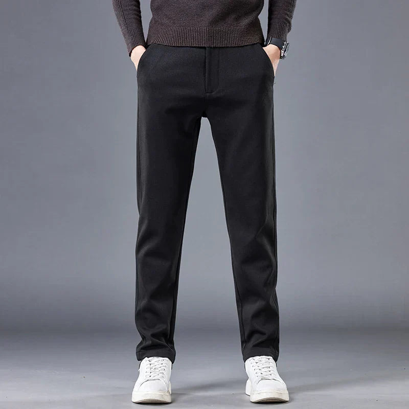 Pantalones Ceñidos con Detalles Contorneados