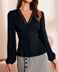 Verena – Camisa negra con adornos de encaje