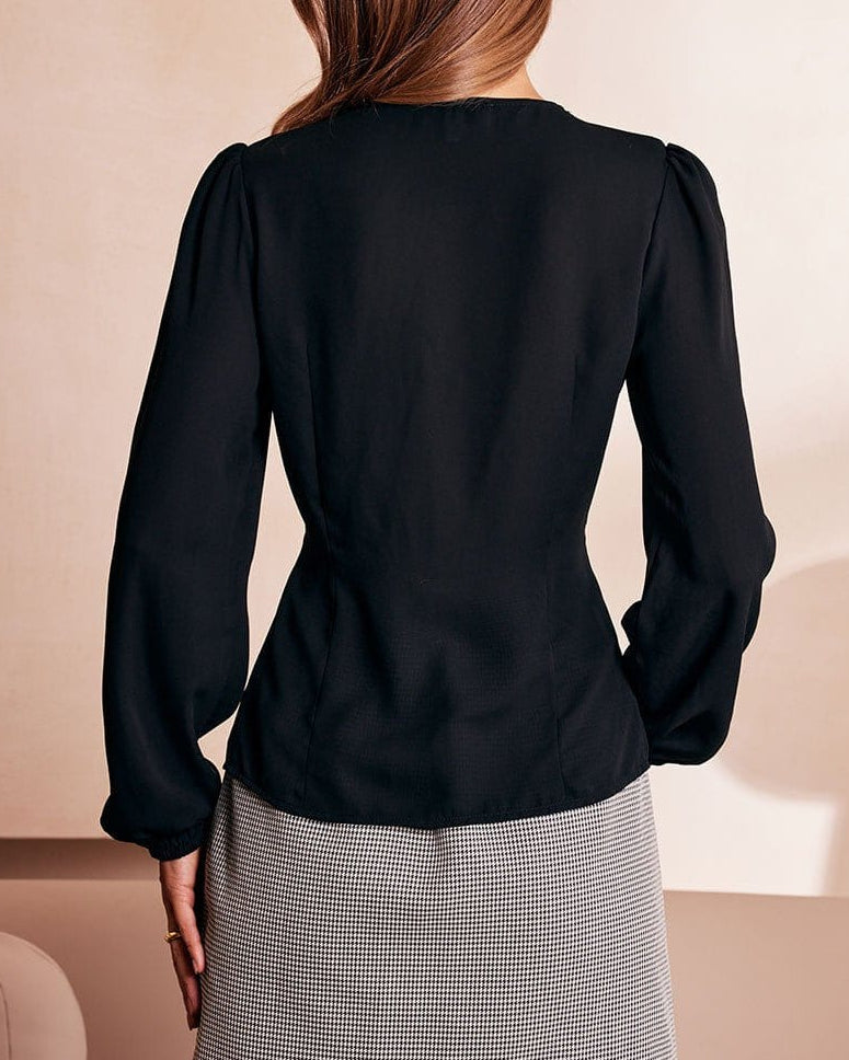 Verena – Camisa negra con adornos de encaje