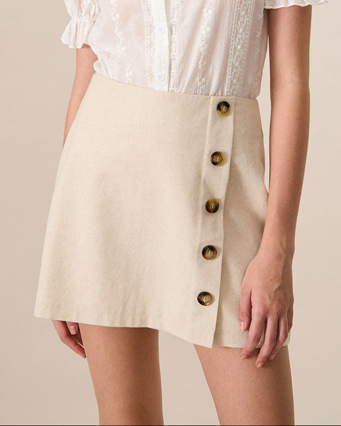 Elegante mini falda con botones