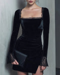 Vestido de terciopelo con cuello cuadrado