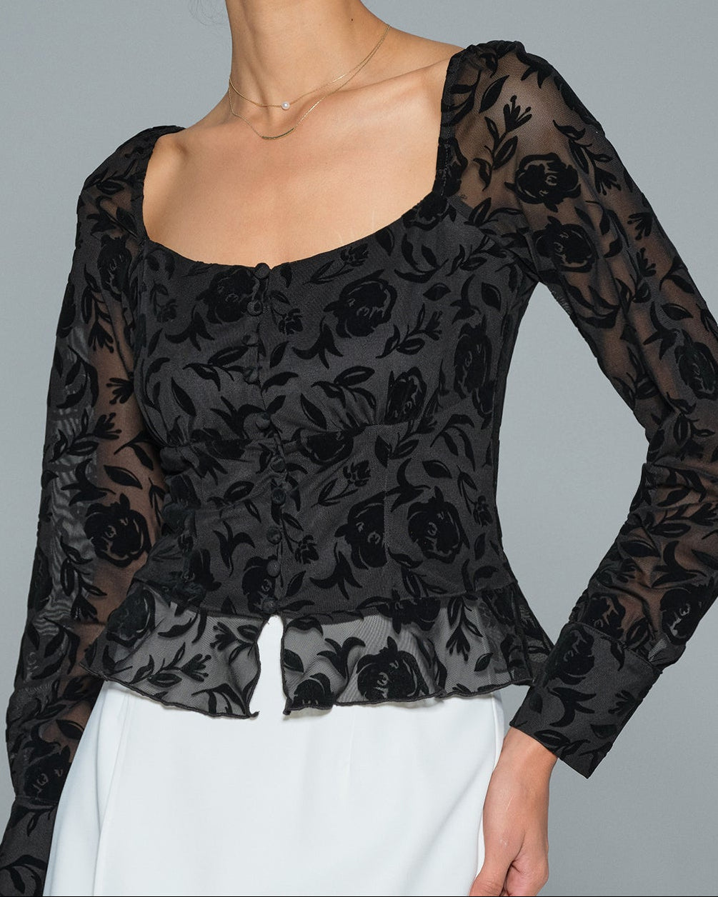 Selene – Top Negro con Escote Cuadrado