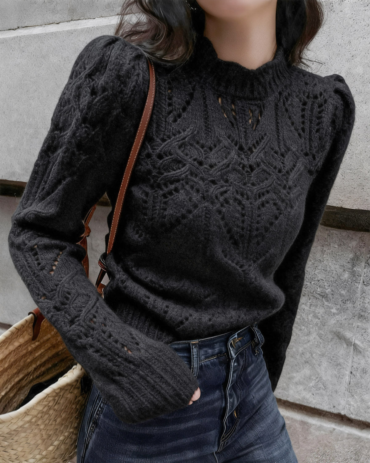 Taura – Suéter Negro Decorativo