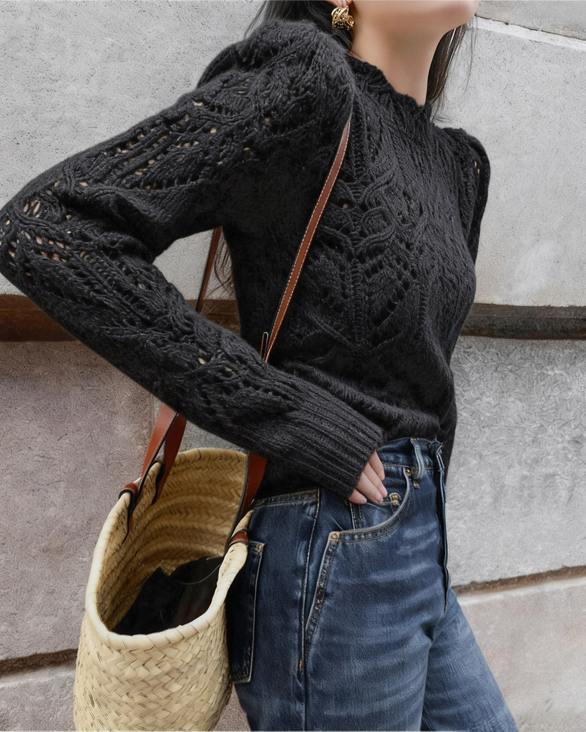 Taura – Suéter Negro Decorativo