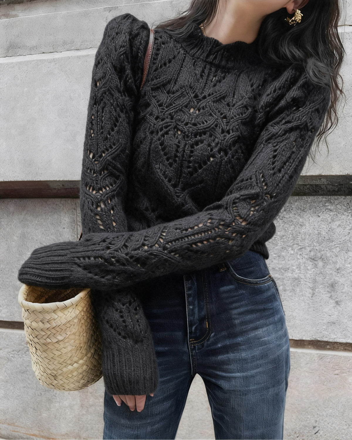 Taura – Suéter Negro Decorativo