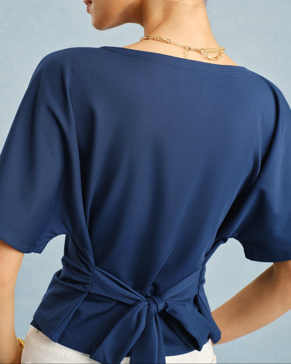 Camisa Azul de Cuello Barco