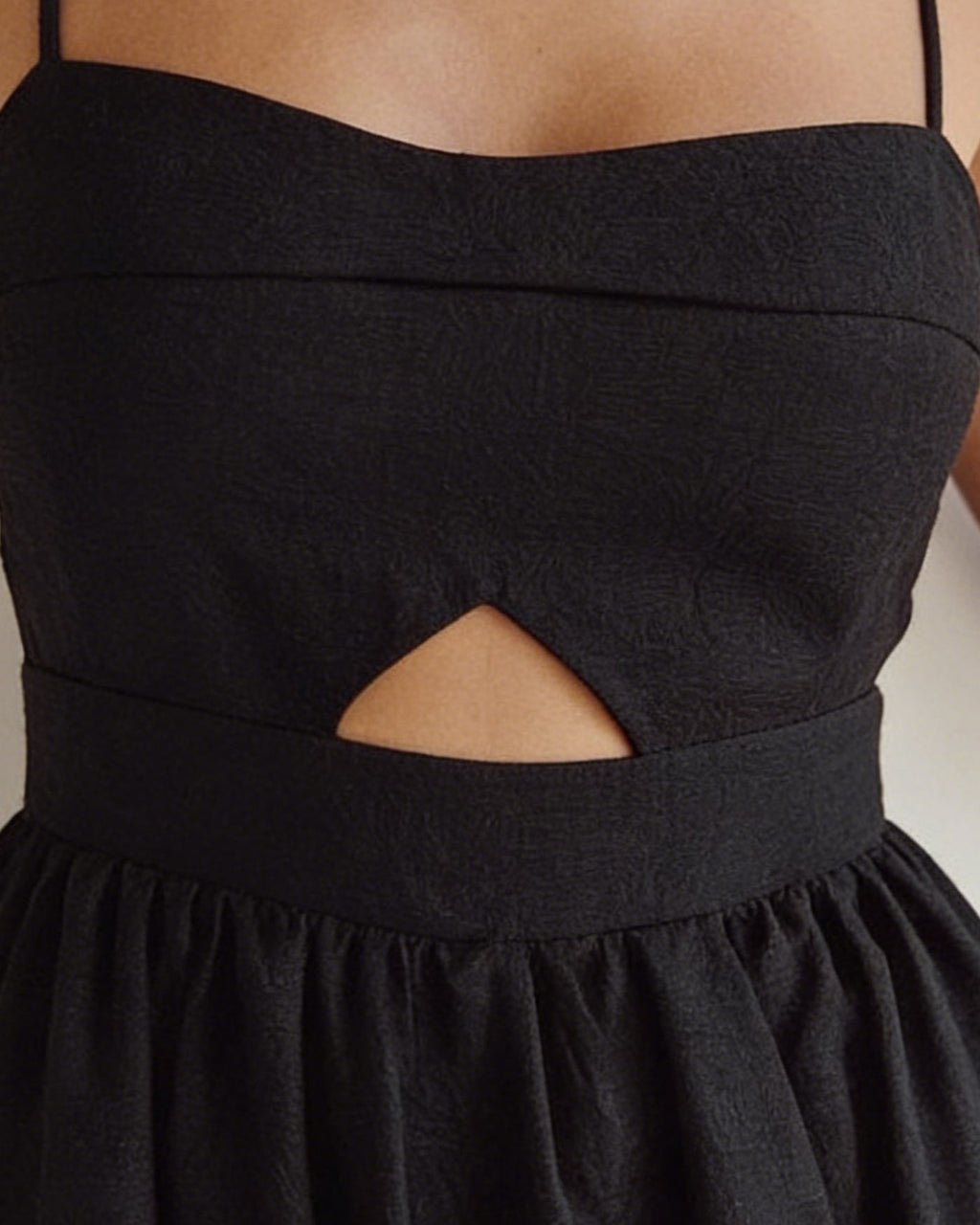 Maxi Vestido Negro con Escote