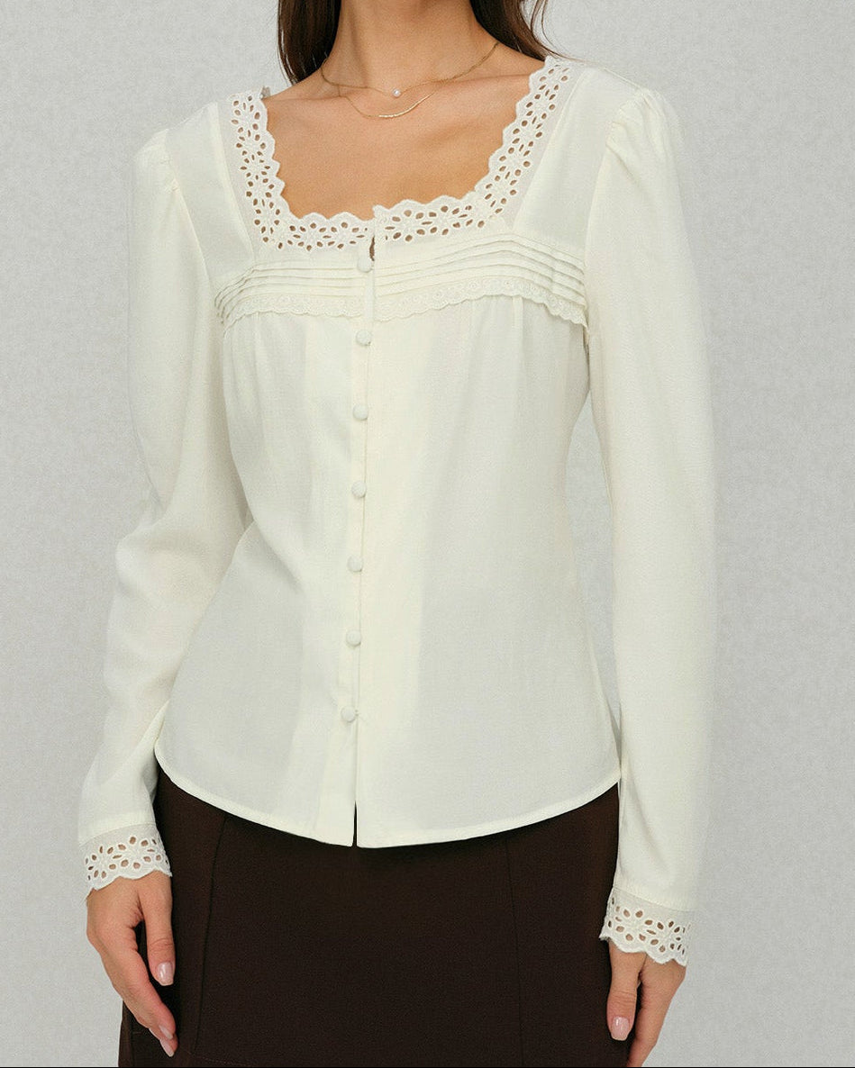 Camélia – Blusa de encaje con escote cuadrado elegante