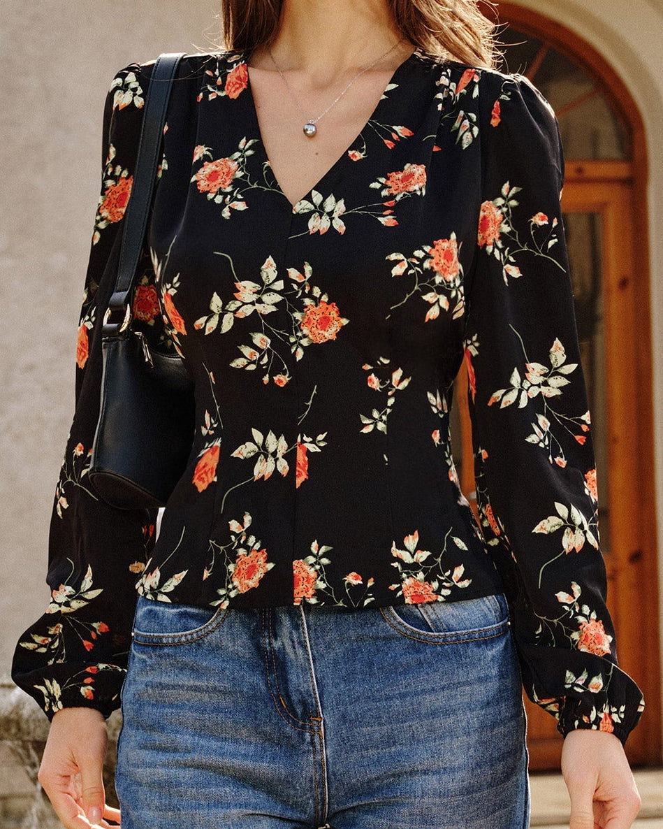 Rosalie – Camisa negra con estampado floral y escote en V