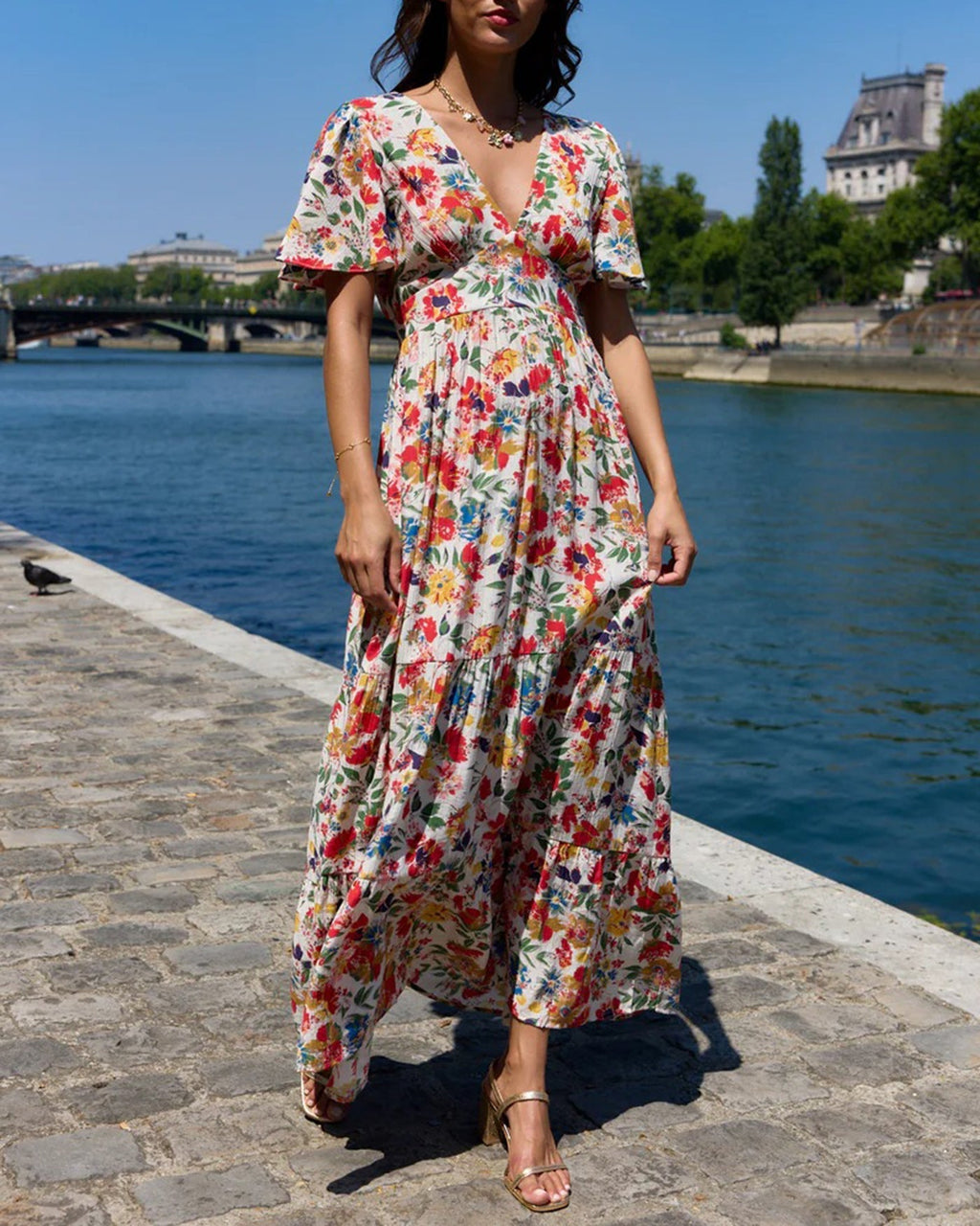 Vestido con mangas estilo mariposa
