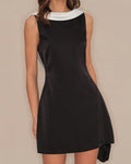 Mini Vestido de Cuello Negro con Espalda Descubierta