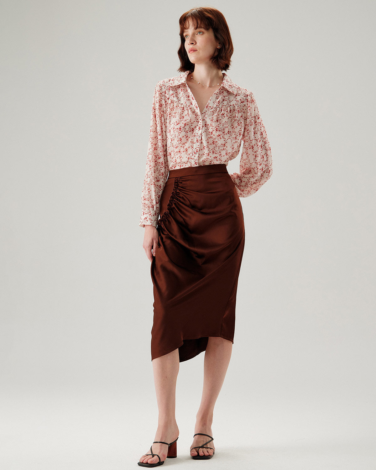 Falda Midi Arrugada Color Marrón con Corte Lápiz