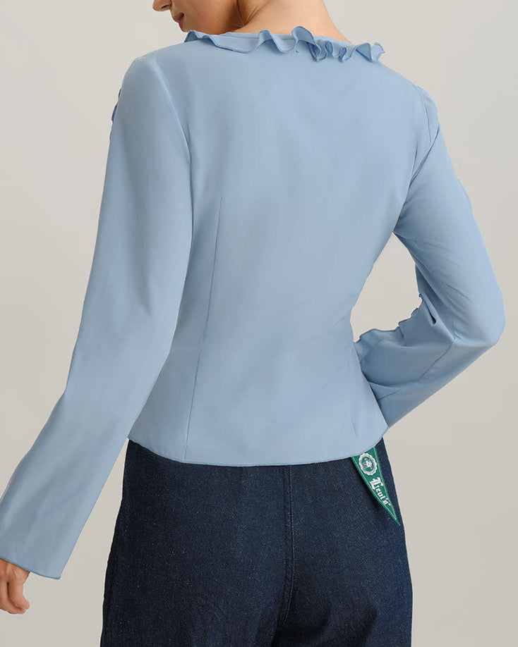 Elira – Blusa Azul con Detalles de Volantes