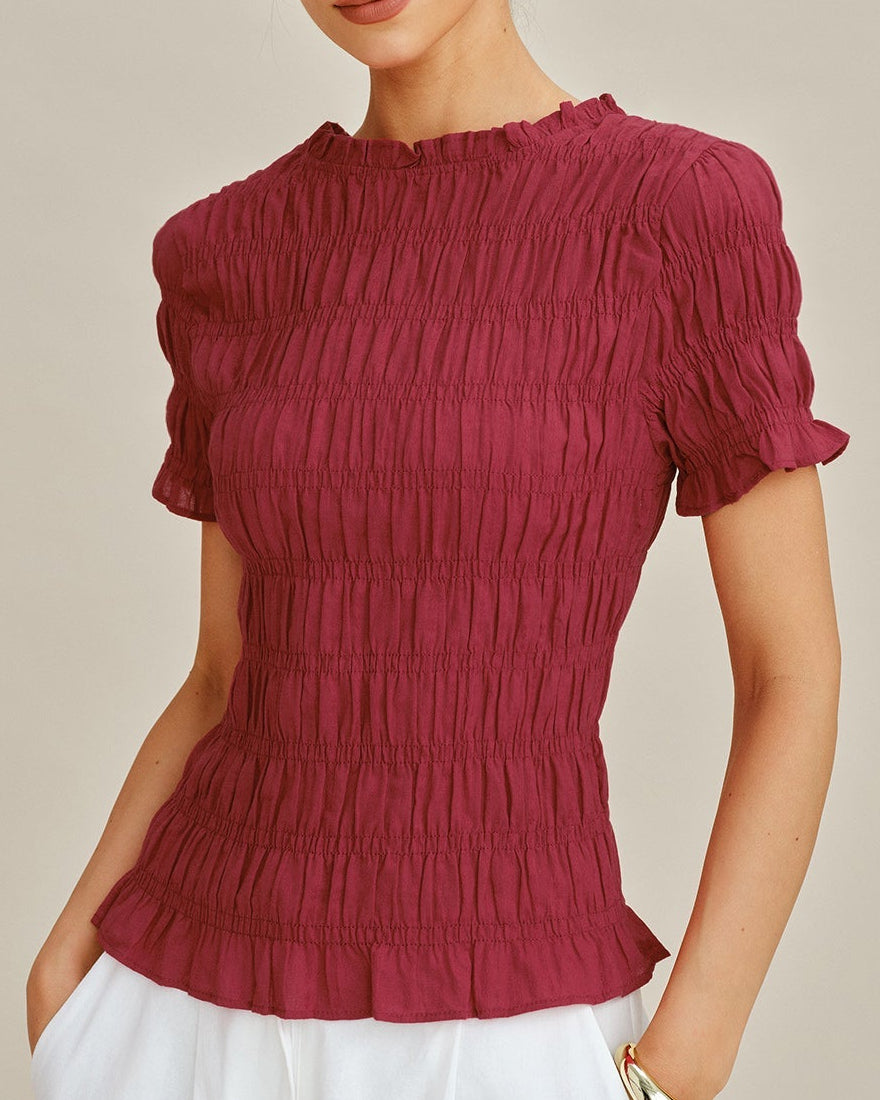 Camisa Roja con Capucha y Detalles Arrugados