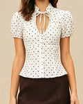 Camisa de cuello mandarín con diseño de lunares