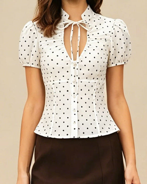 Camisa de cuello mandarín con diseño de lunares