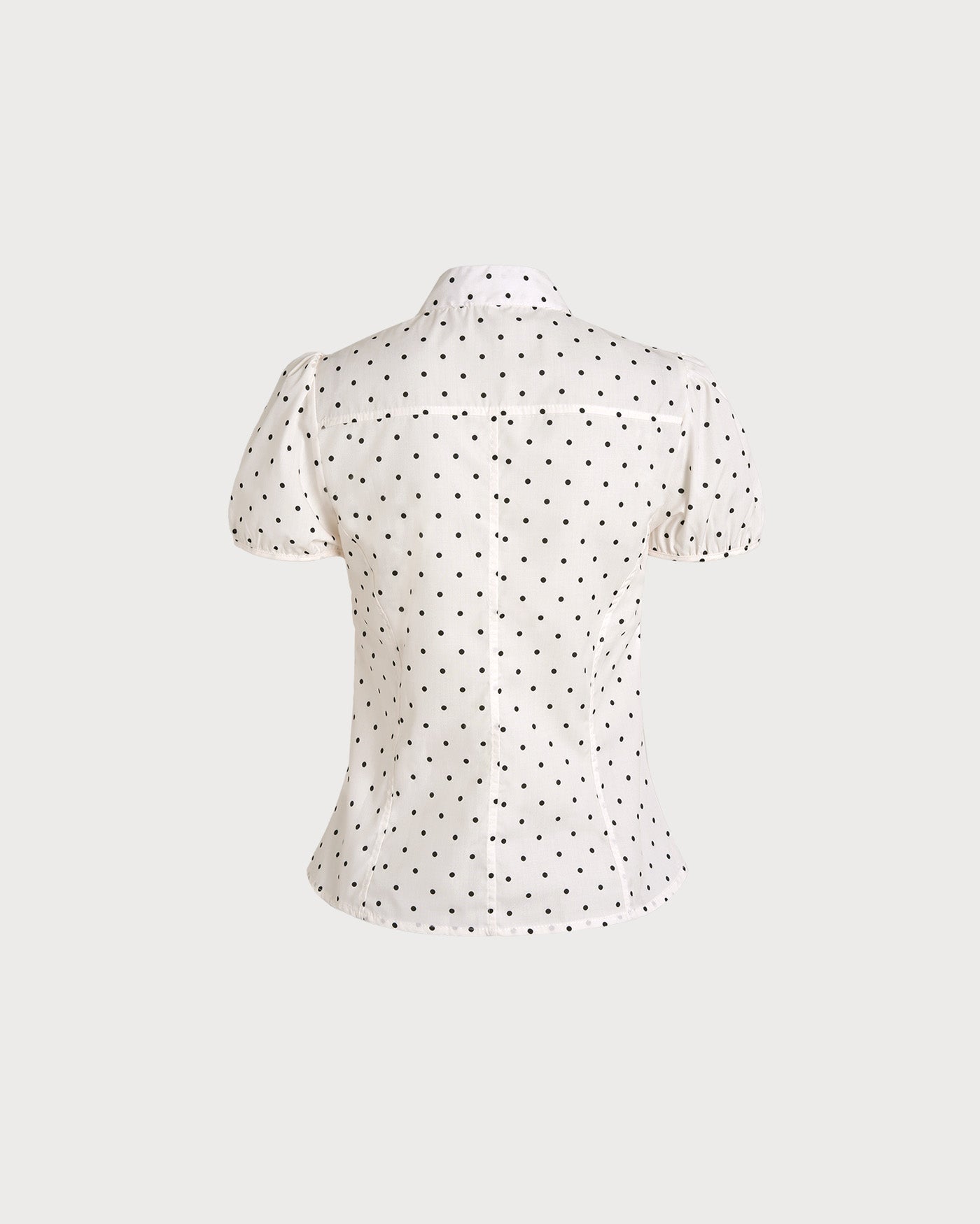 Camisa de cuello mandarín con diseño de lunares